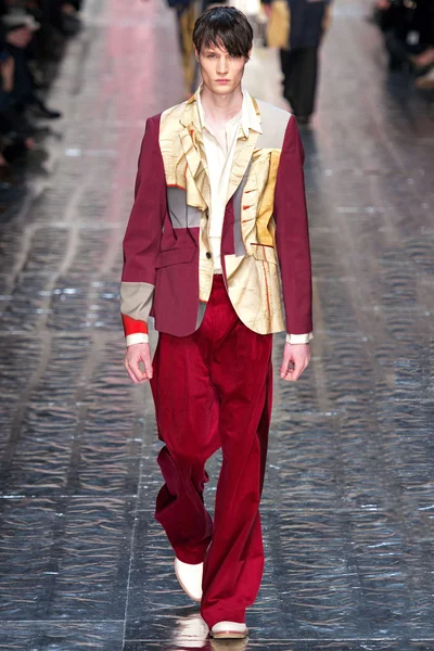 Look 15